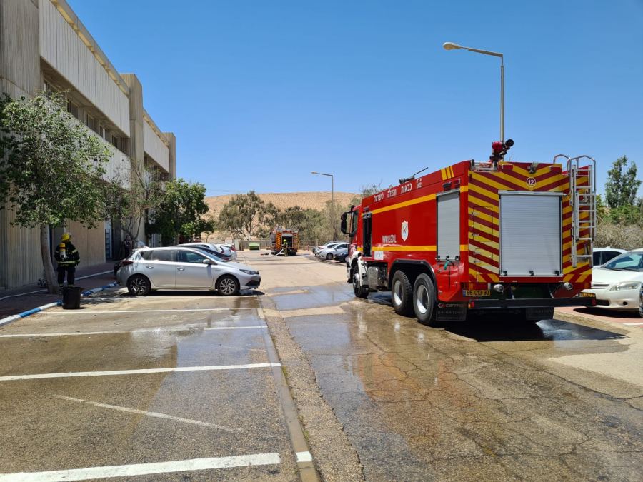 اندلاع حريقان فرب حيفا وقيساريا